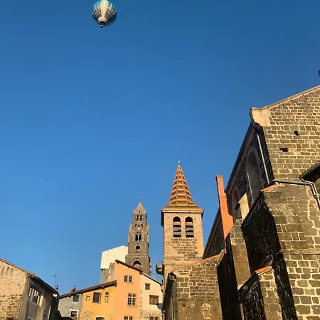 Aux Portes Du Mont Anis