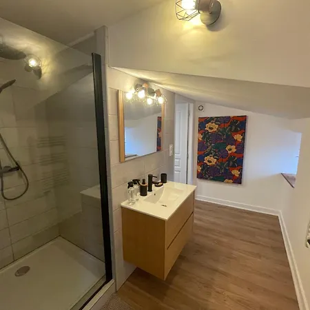 Aux Portes Du Mont Anis