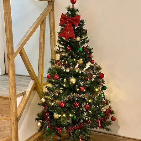 Aux Portes Du Mont Anis