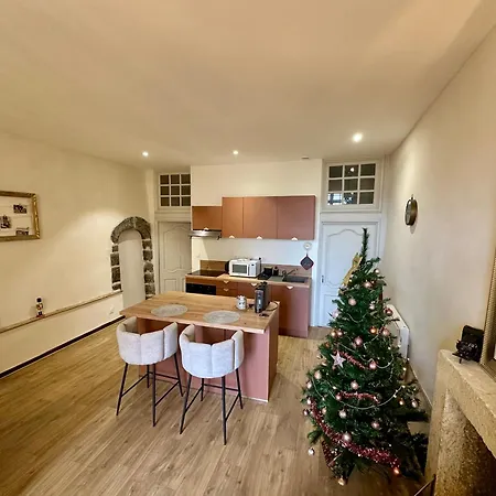 Aux Portes Du Mont Anis *