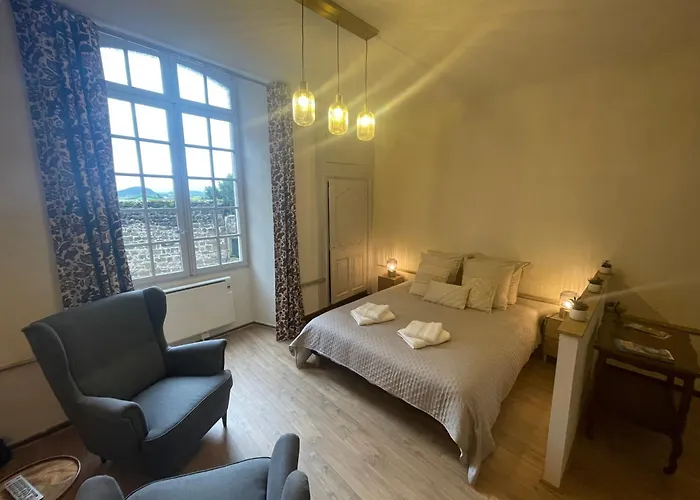 Aux Portes Du Mont Anis Appartement