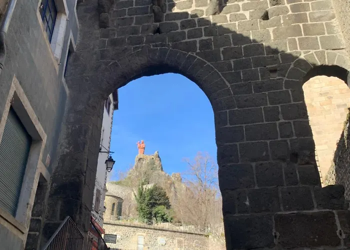 Aux Portes Du Mont Anis Le Puy-en-Velay
