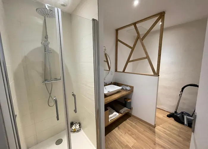 Aux Portes Du Mont Anis *