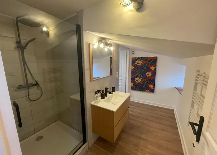 Aux Portes Du Mont Anis