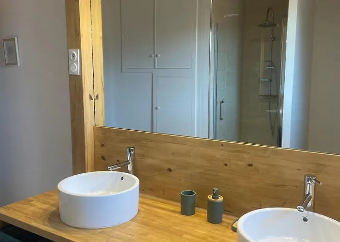 Aux Portes Du Mont Anis *